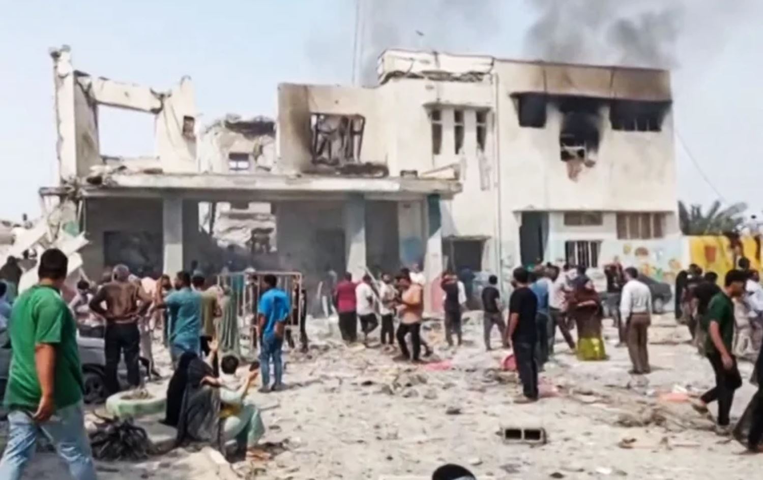 ئێران: 252 قوتابی و مامۆستا لە هێرشەکاندا کوژراون