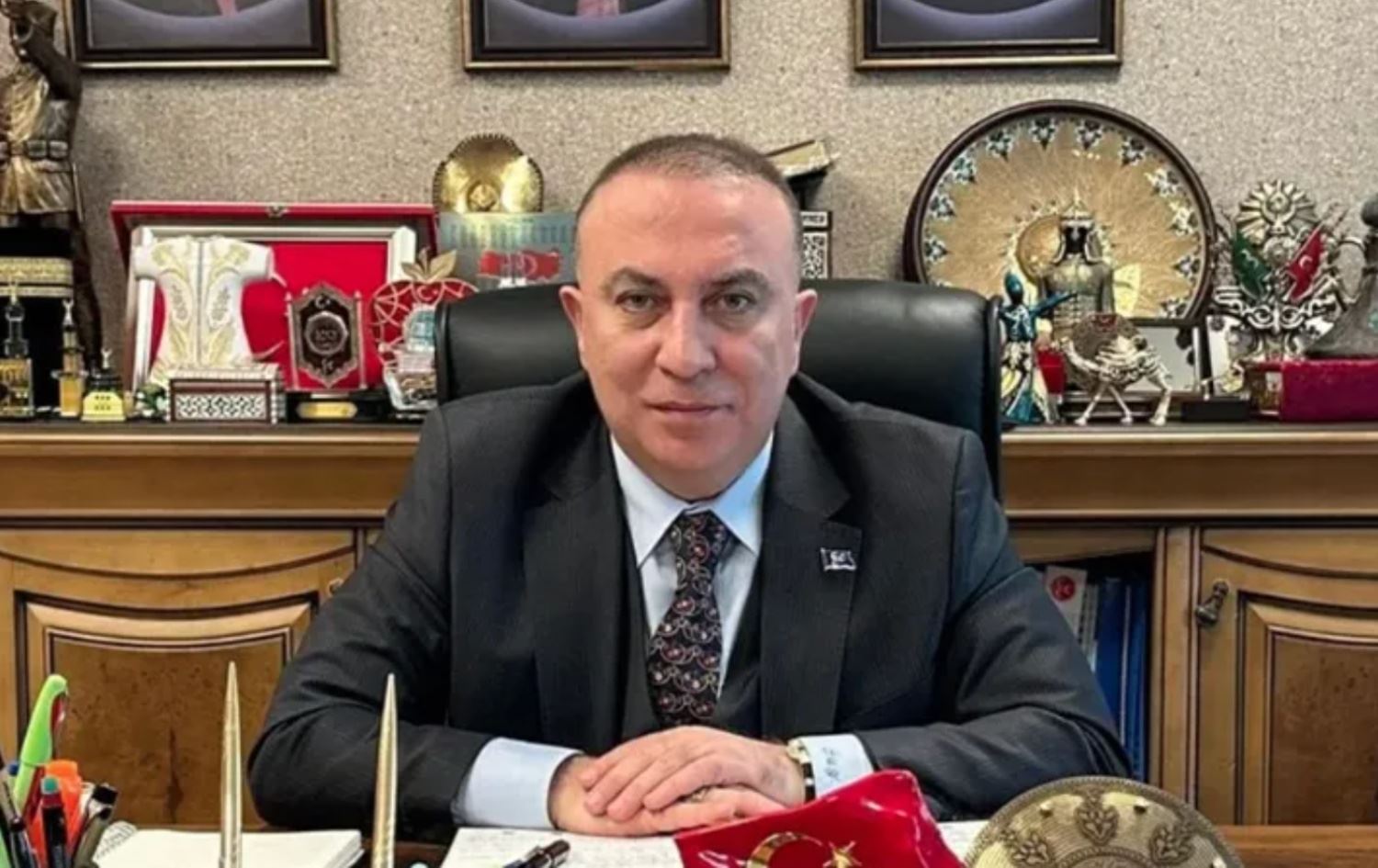 MHP Genel Başkan Yardımcısı İzzet Ulvi Yönter, görevinden istifa etti / Fotoğraf: X 