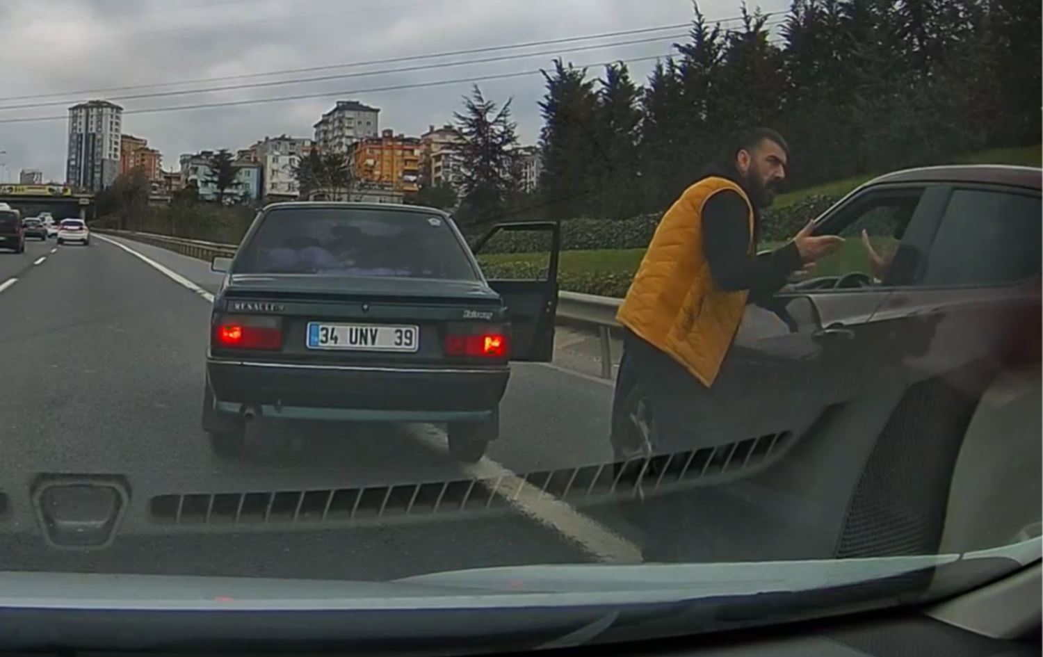 Aracından indi: 360 bin lira ceza kesildi, ehliyetine el konuldu, aracı menedildi