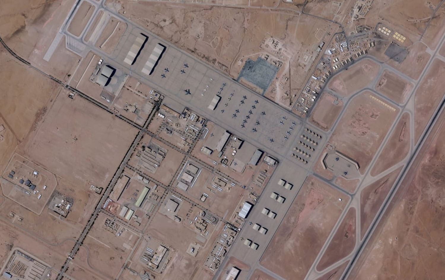 دیمەنێکی بنکەی شازادە سوڵتان لە سعودیە کە لەلایەن ئەمریکاوە بەکاردەهێندرێت