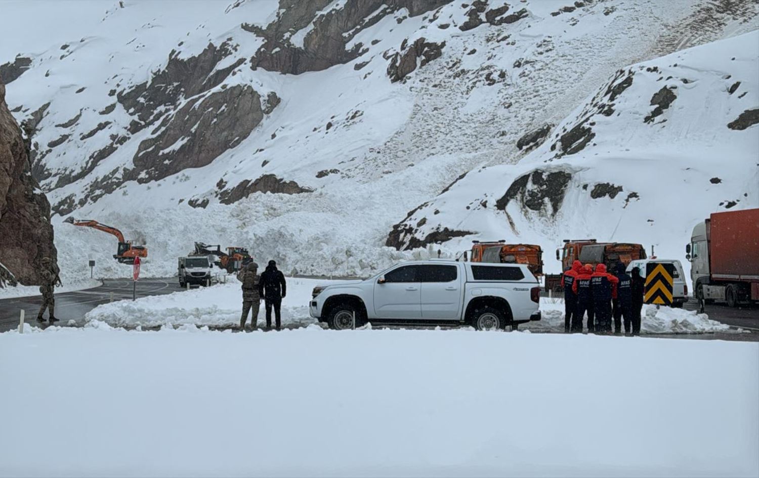 Li Elbakê aşût bi ser rê de hat / Wêne: AA