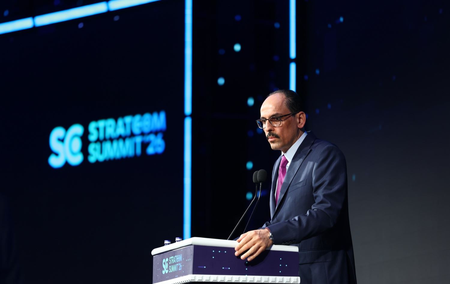 MİT Başkanı İbrahim Kalın, STRATCOM Zirvesi 2026 programının ikinci gününe katılarak konuşma yaptı. / Foto: AA