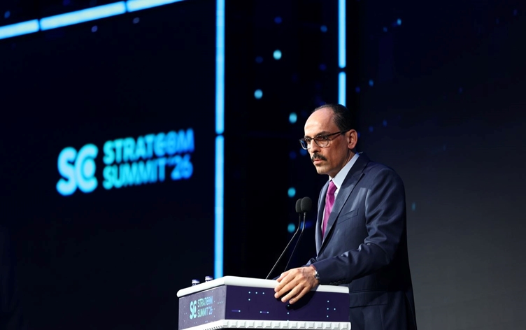 MİT Başkanı İbrahim Kalın, STRATCOM Zirvesi 2026 programının ikinci gününe katılarak konuşma yaptı. / Foto: AA
