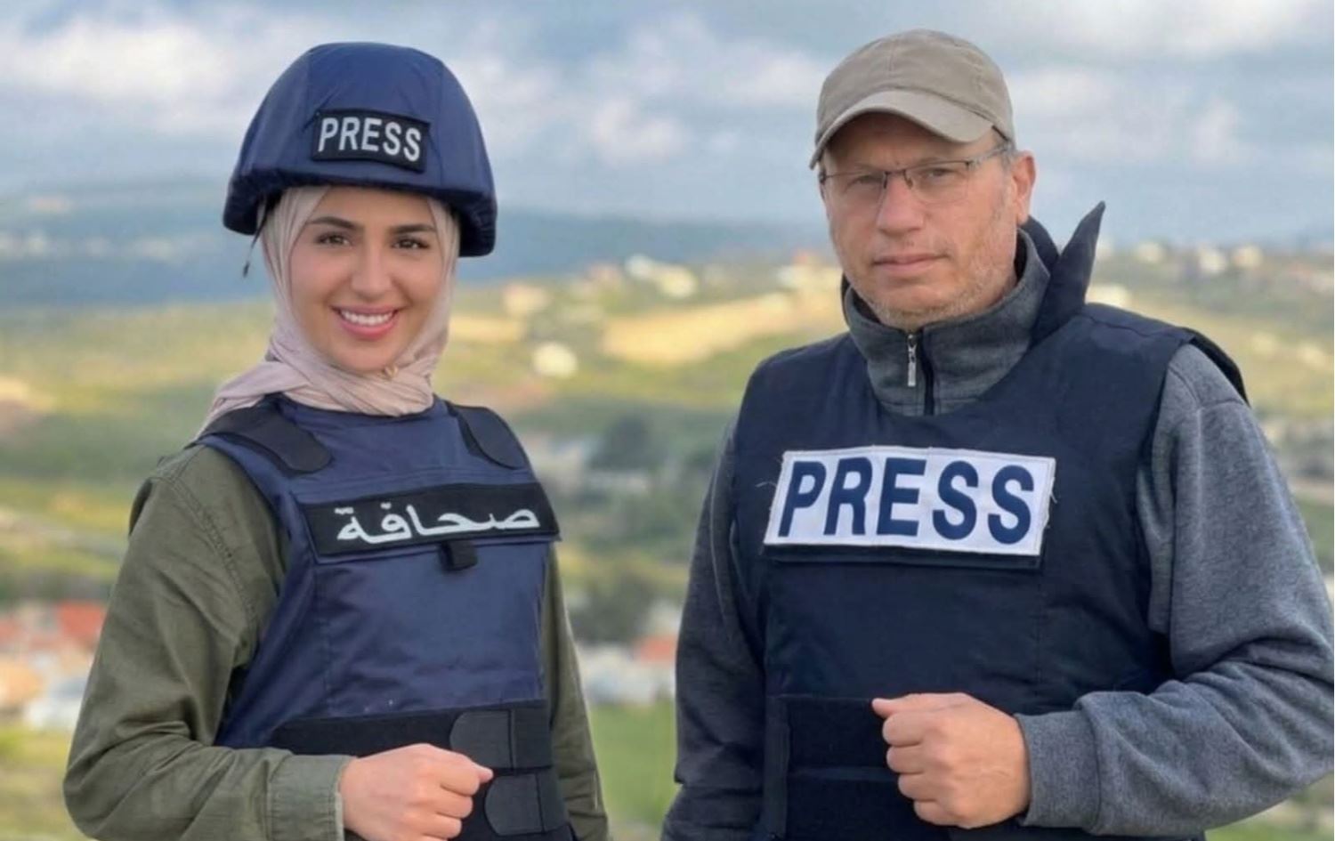 وێنەی دوو پەیامنێرەکە