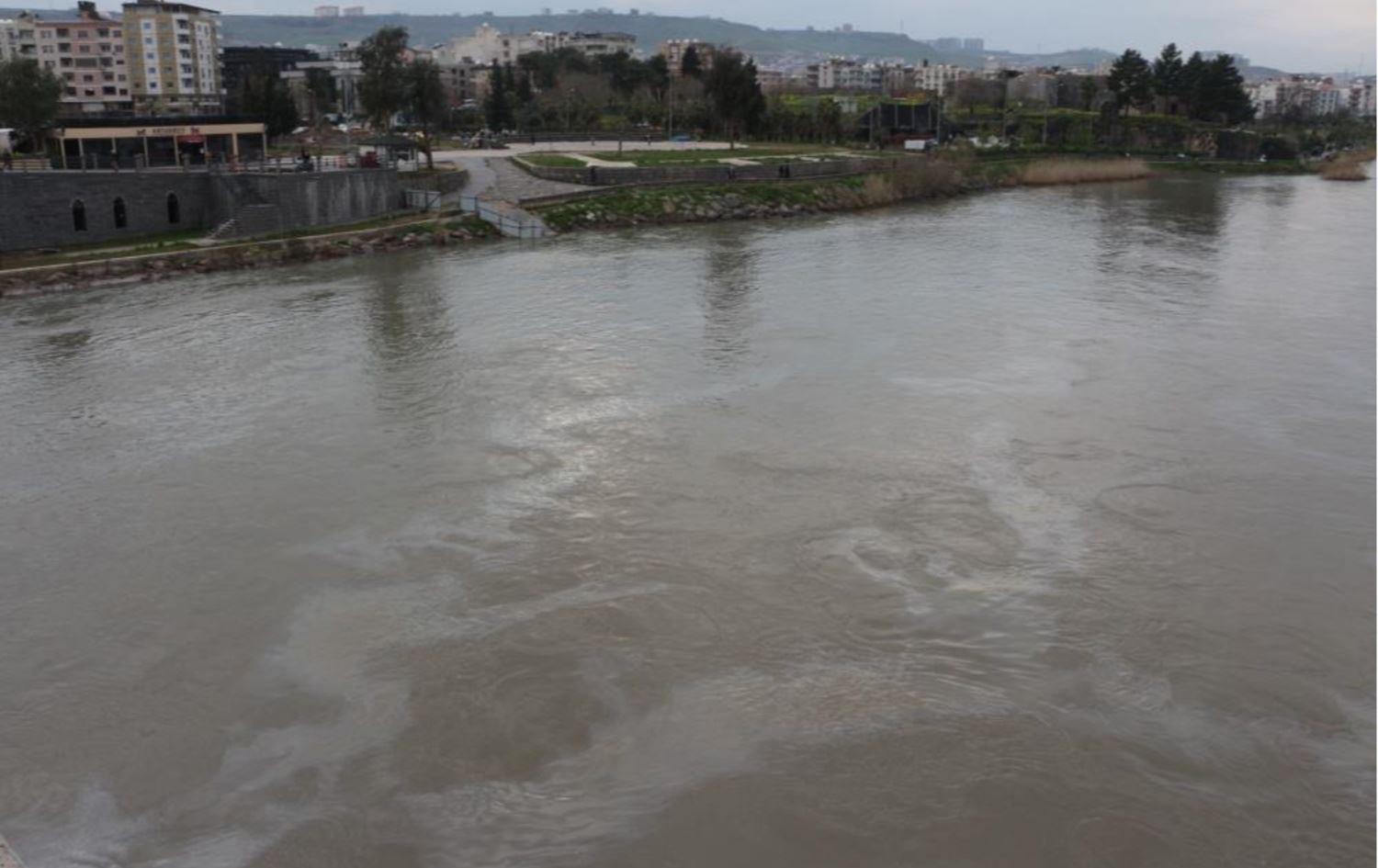 لە شرنەخ بۆرییەکی نەوت تەقییەوە؛ نەوت تێکەڵی رووباری دیجلە بوو