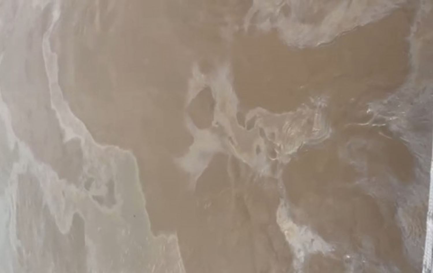 Petrol tevlî Çemê Dîcleyê bû / Wêne: Torên civakî