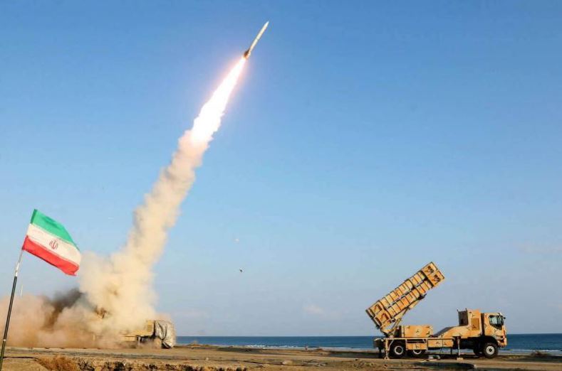 إطلاق صواريخ 