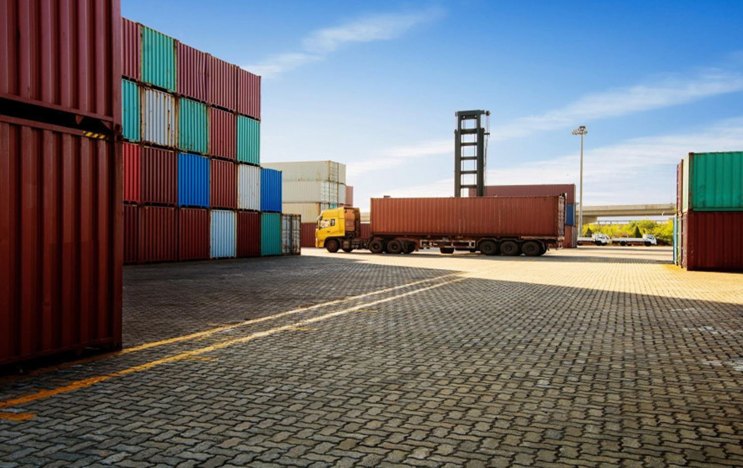 وزارة النقل العراقية لرووداو: وصول 12 سفينة إلى موانئ البصرة خلال آذار