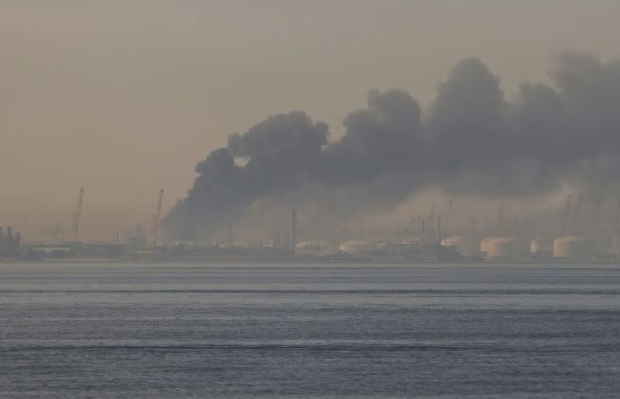 کوێت: ئێران هێرشی کردووەتە سەر یەکێک لە کەشتییە نەوتهەڵگرەکانمان لە بەندەری دووبەی