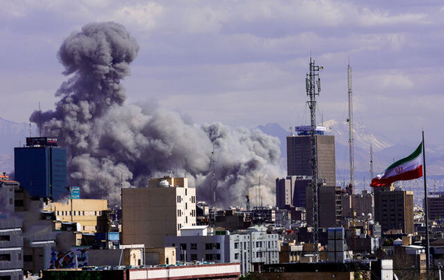 دیمەنێکی بۆردوومانکردنی شارەکە