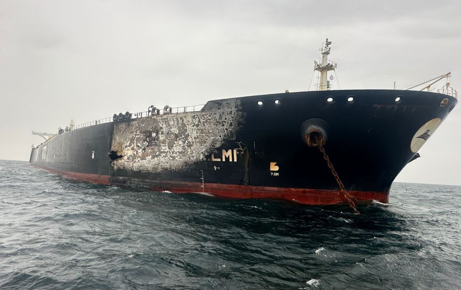 ئێران لە بەندەری دووبەی کەشتیێکی کوێتی بە ئامانج گرت و گڕی گرت