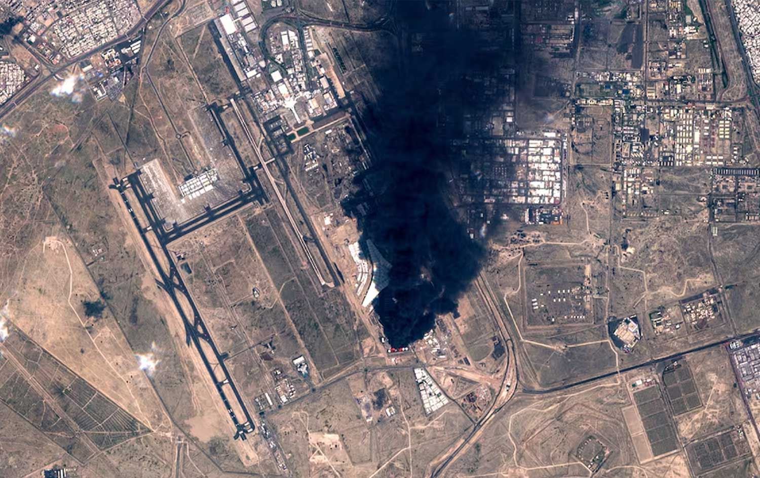 دیمەنی هێرشەکەی سەر فڕۆکەخانەی کوێت لە ئاسمانەوە