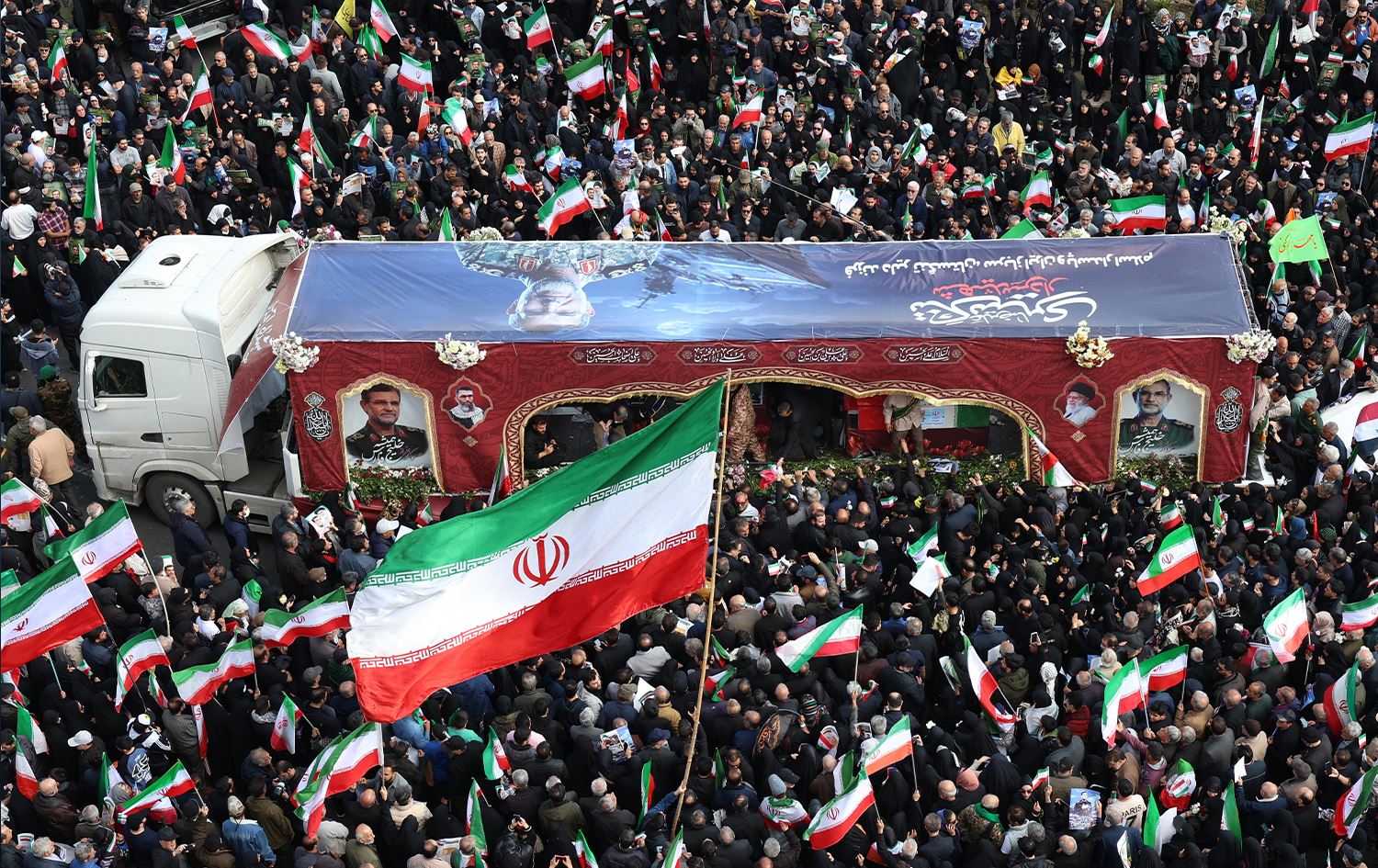 رداً على ترمب.. طهران تتوعد برد "ساحق" ومزلزل