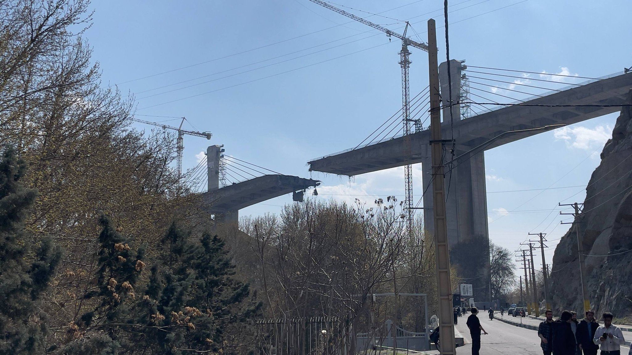 جێگری پاریزگاری ئەلبورز: هێرشکردنە سەر بەرزەپردی کەرەج 8 کوژراو و 95 برینداری لێکەوتەوە