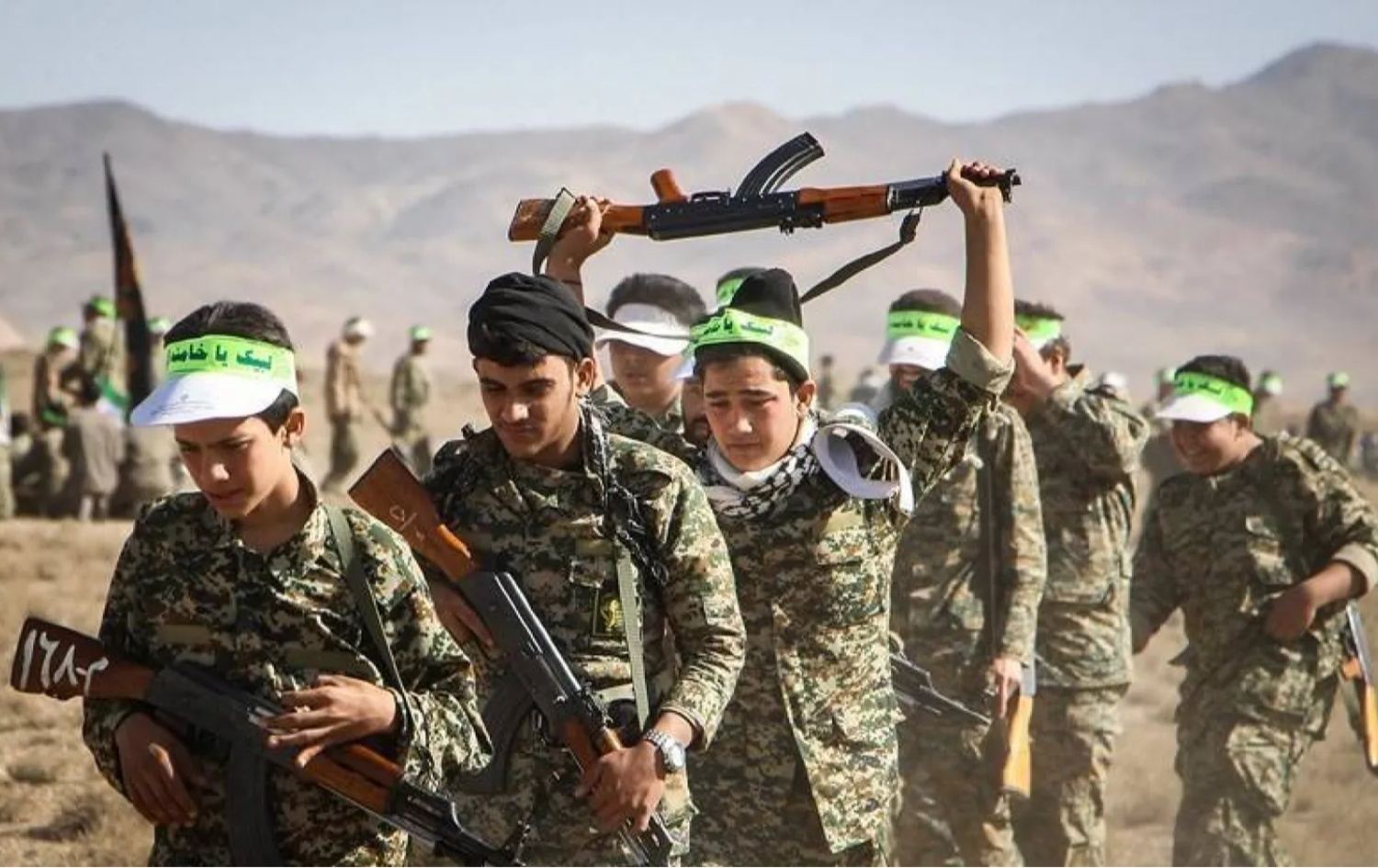 العفو الدولية تحذّر إيران من تجنيد الحرس الثوري للأطفال