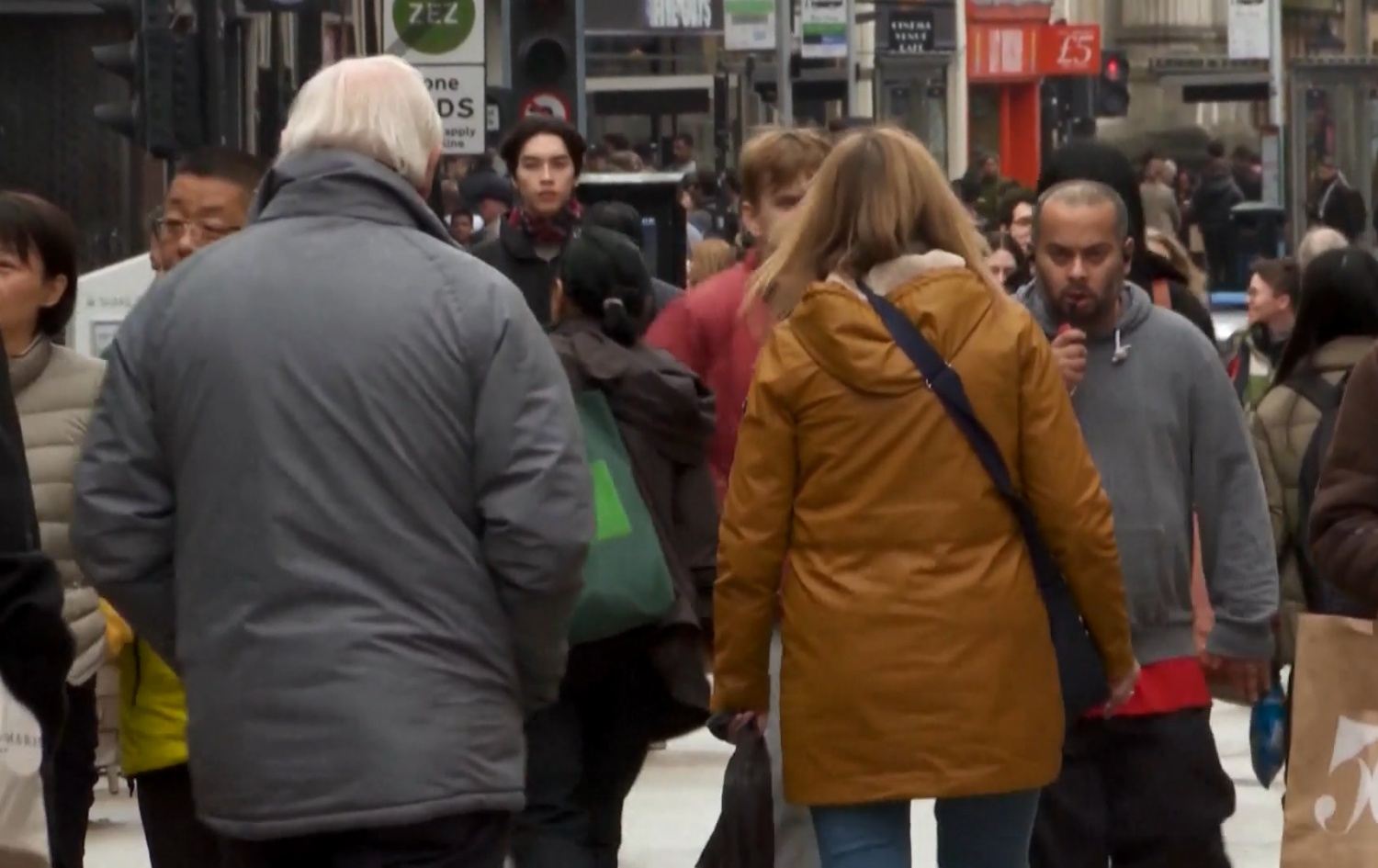 بەریتانیا یاساکانی پەنابەری تووند دەکاتەوە؛ پەنابەرانی نوێ تەنیا 30 مانگ مافی مانەوەیان پێدەدرێت