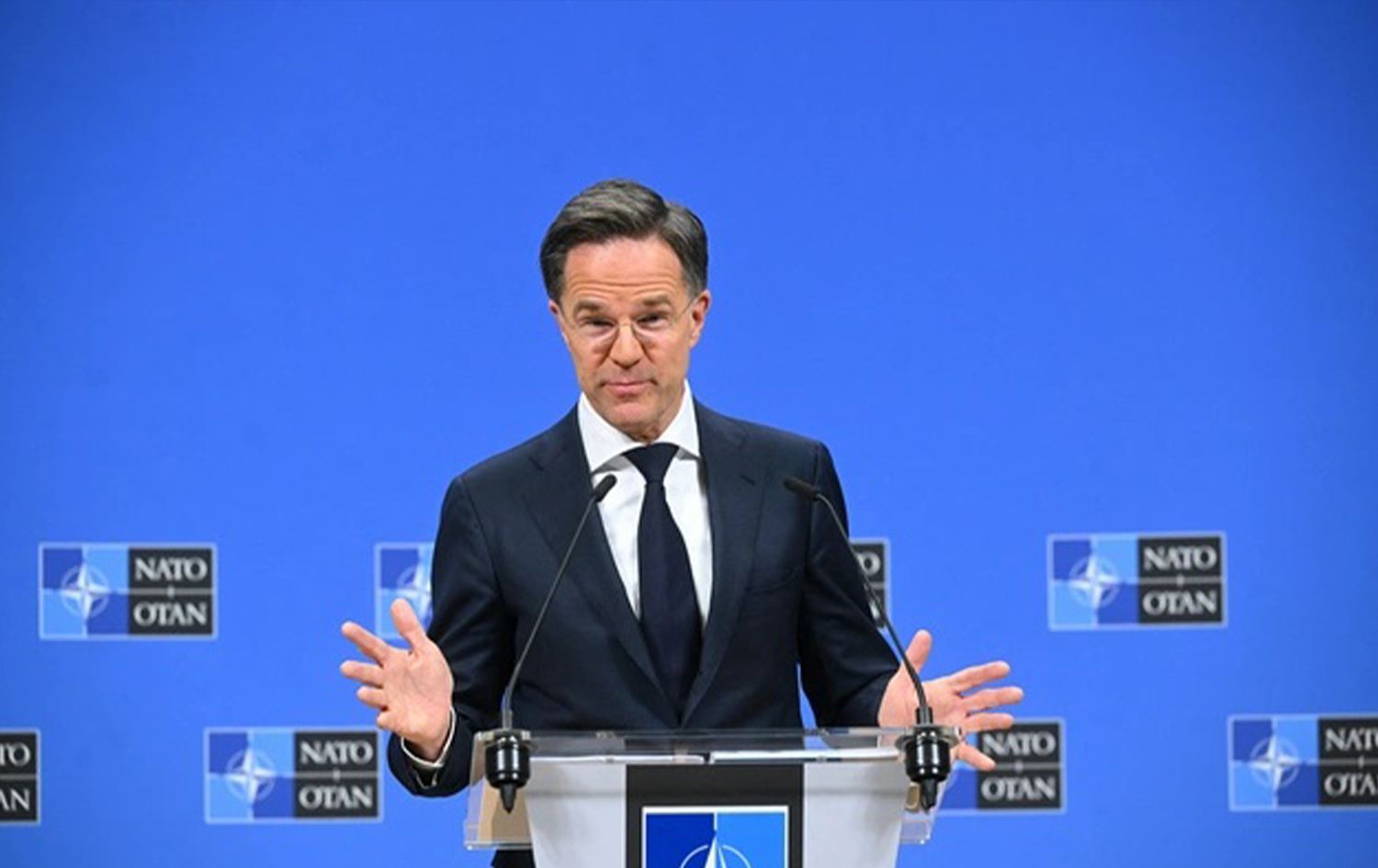 الأمين العام للناتو يلتقي ترمب وسط هجمات على الحلف