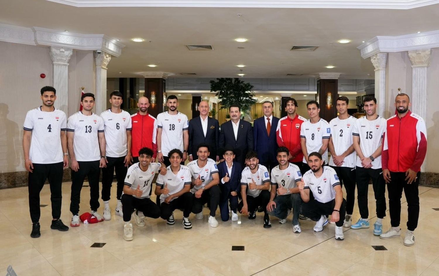 محەممەد شیاع سوودانی، سەرۆکوەزیرانی عێراق لەگەڵ تیمی هەڵبژاردەی عێراق