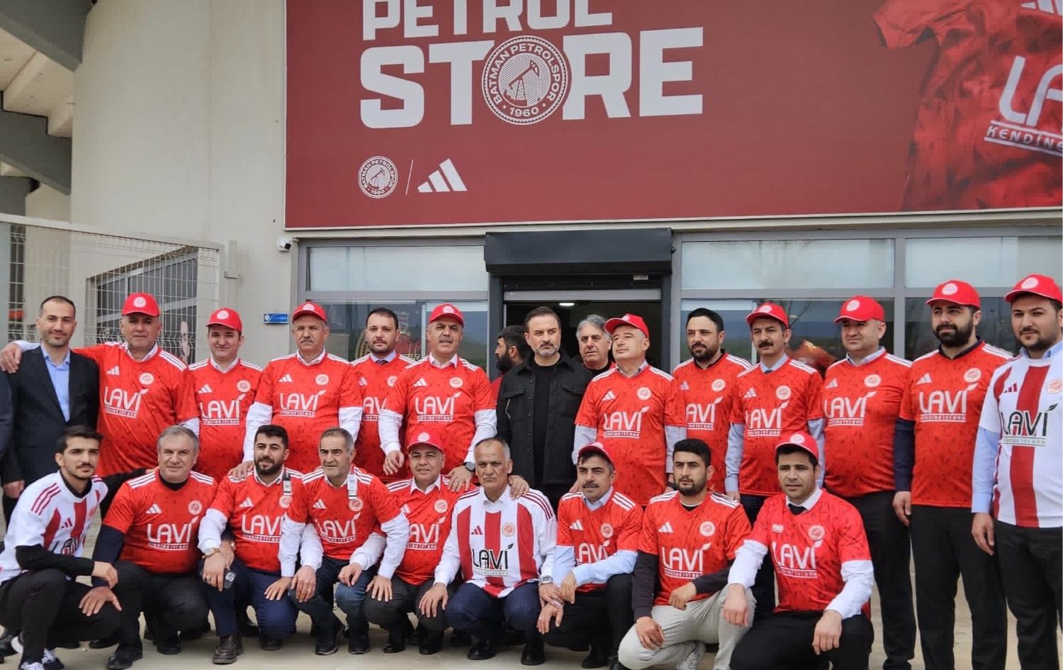 Batman Petrolspor en yakın rakibi Muğlaspor’u yenerek 1’inci Lig’e çıkmaya çok yaklaştı