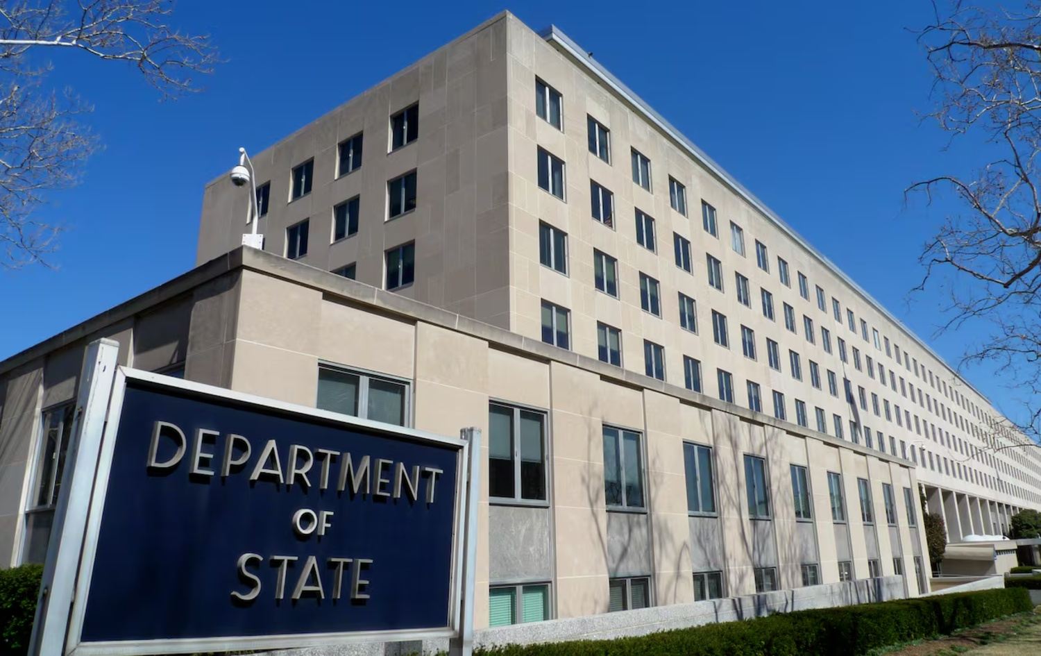 قاسم سولەیمانی و عەلی لاریجانی. وێنەکە بۆ روونکردنەوەی هەواڵەکەیە