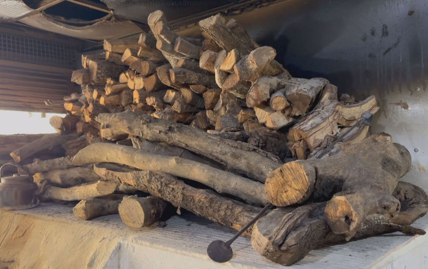 گرژییەکانی ناوچەکە نرخی گازی چوار هێندە کردووە و بەشێکی نانەواخانەکان دار بەکاردەهێنن