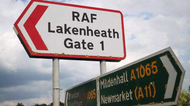 تابلۆی دەروازەی بنکەی (لەیکنهێس). وێنە: AFP