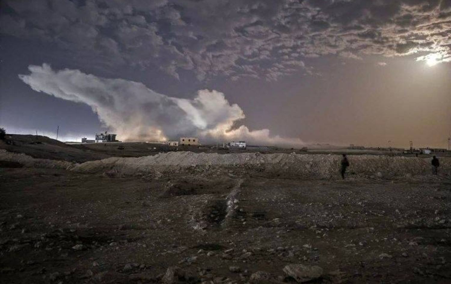 بارەگاکانی حەشدی شەعبی لە قائیم سێ جار بۆردوومان کران