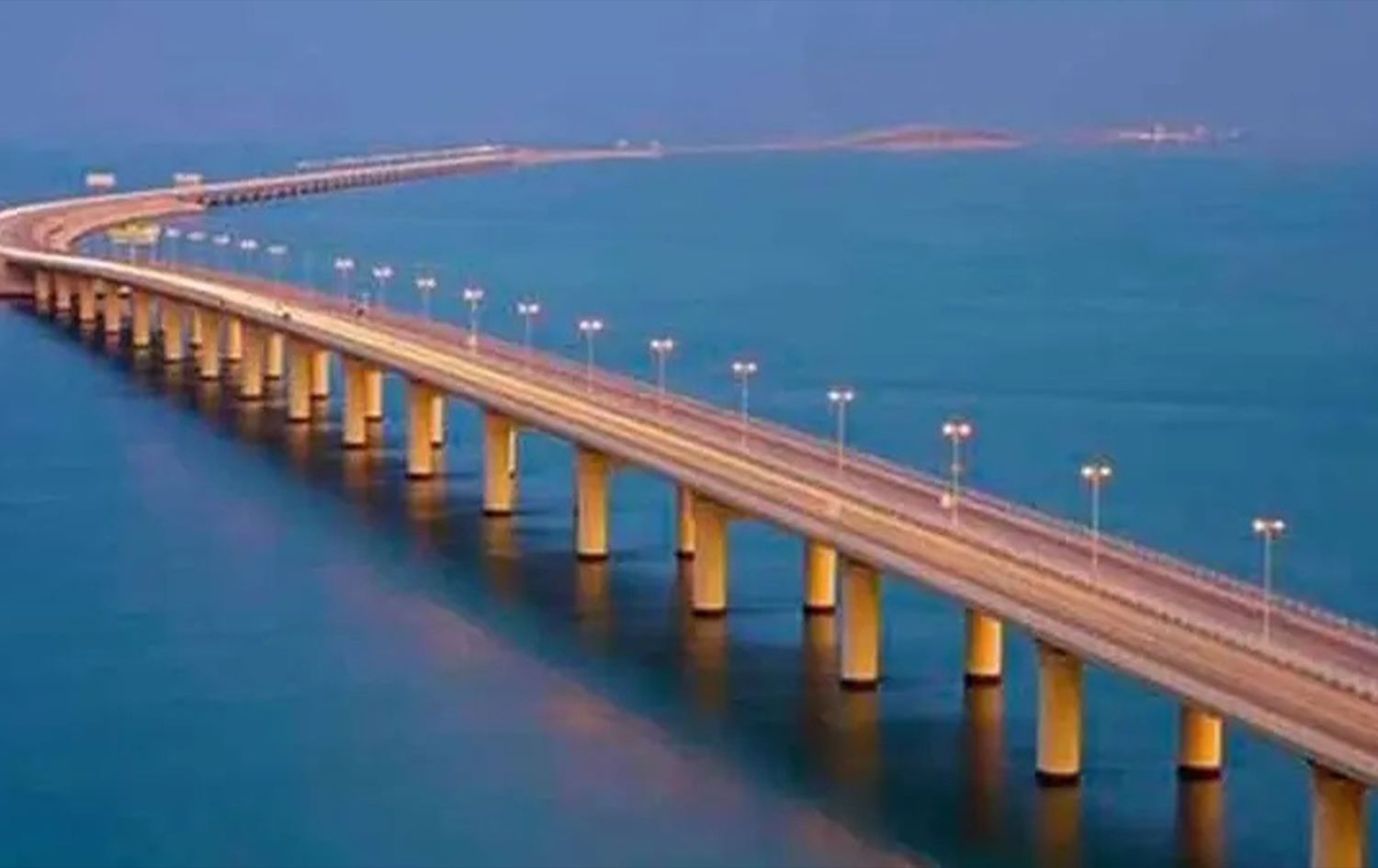 جسر الملك فهد الرابط بين البحرين والسعودية