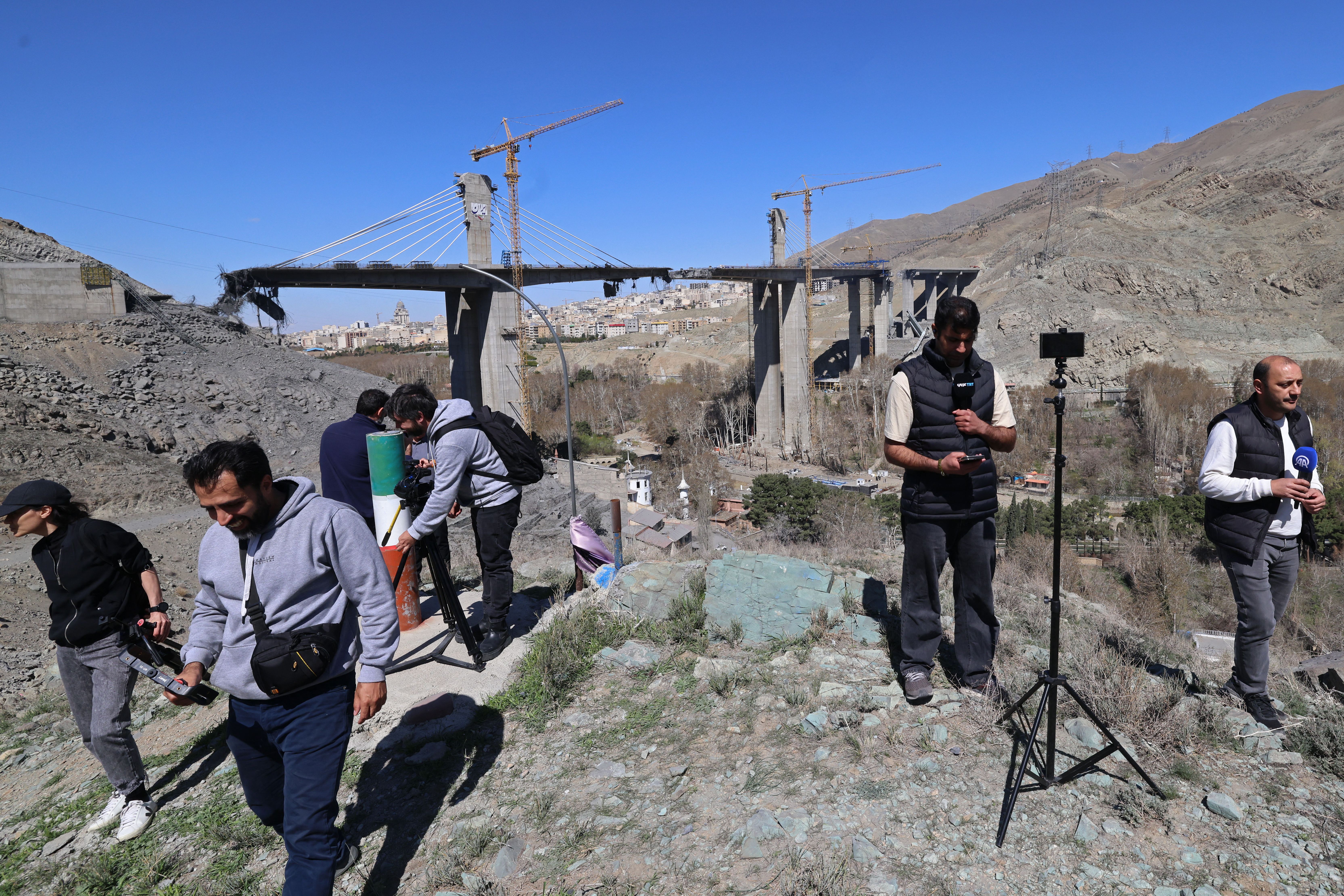 هێرش کرایە سەر پرد و هێڵی ئاسنینی 9 پارێزگای ئێران