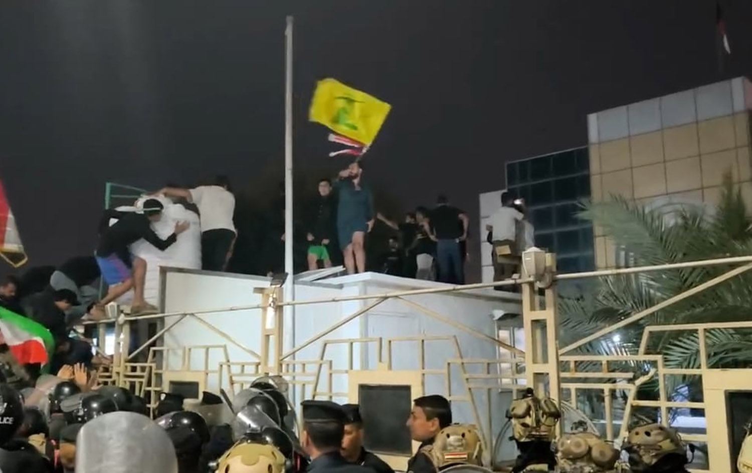 دیمەنێکی هەڵکوتانە سەر کۆنسووڵخانەی کوێت لە بەسرە