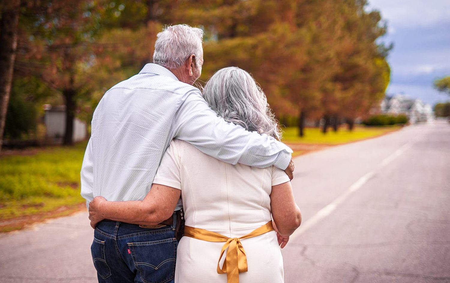 دوو هاوژینی پاڵپشت یەکدییان لە ئامێز گرتووە. وێنە: Medium