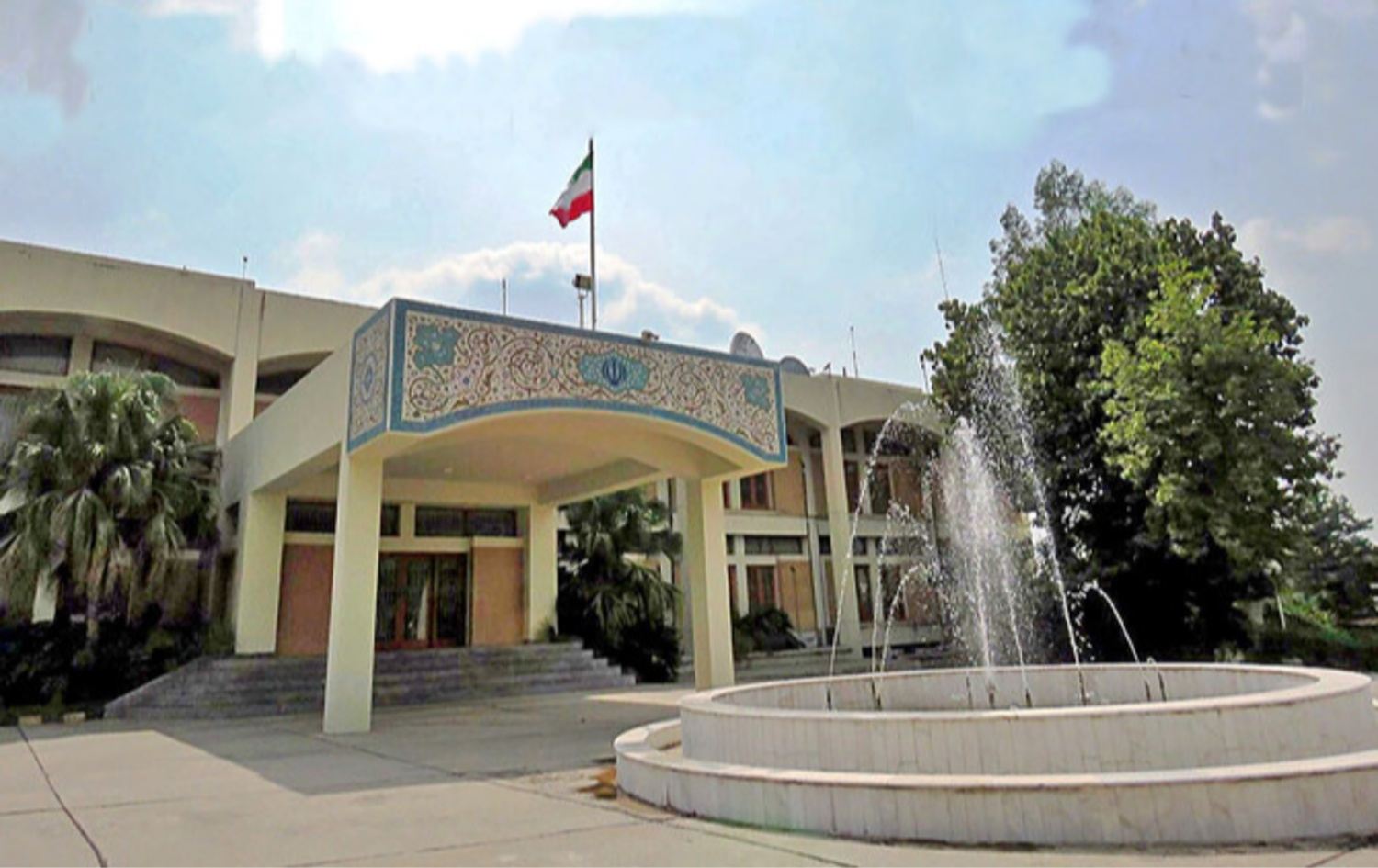 محەممەد باقر قالیباف، سەرۆکی پەرلەمانی ئێران، سەرۆکی شاند. وێنەکە بۆ روونکردنەوەی هەواڵەکەیە