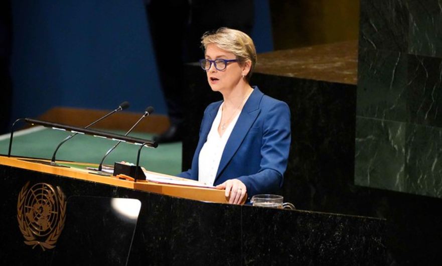 بەریتانیا داوای بەردەوامبوونی ئاگربەست و کردنەوەی بەپەلەی تەنگەی هورمز دەکات