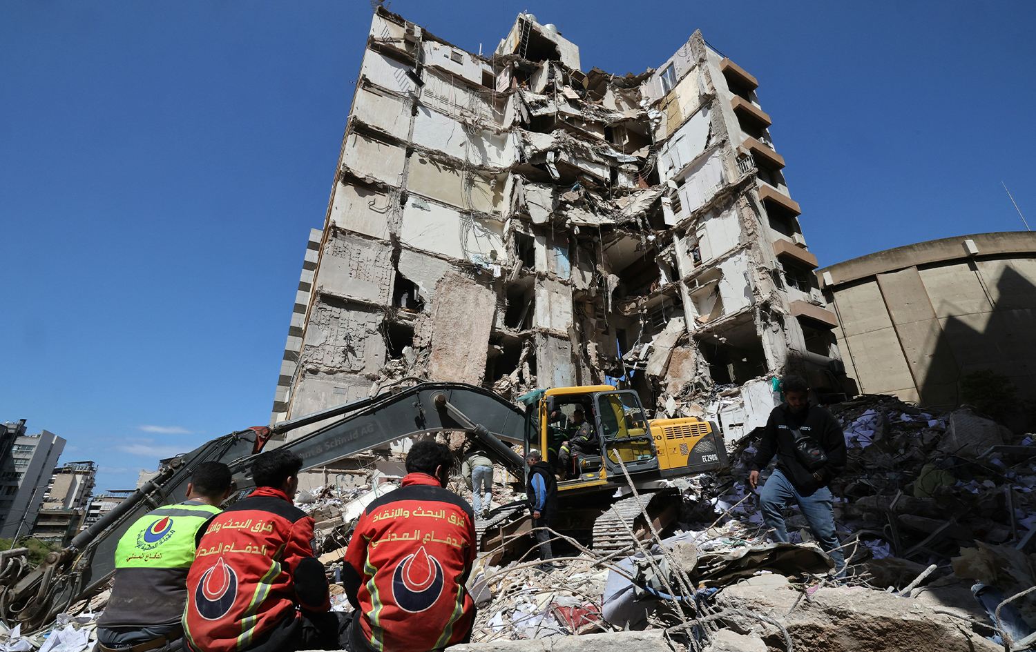 إسرائيل تحذّر من تصعيد حزب الله وتطرح مفاوضات ولبنان يشترط وقف النار