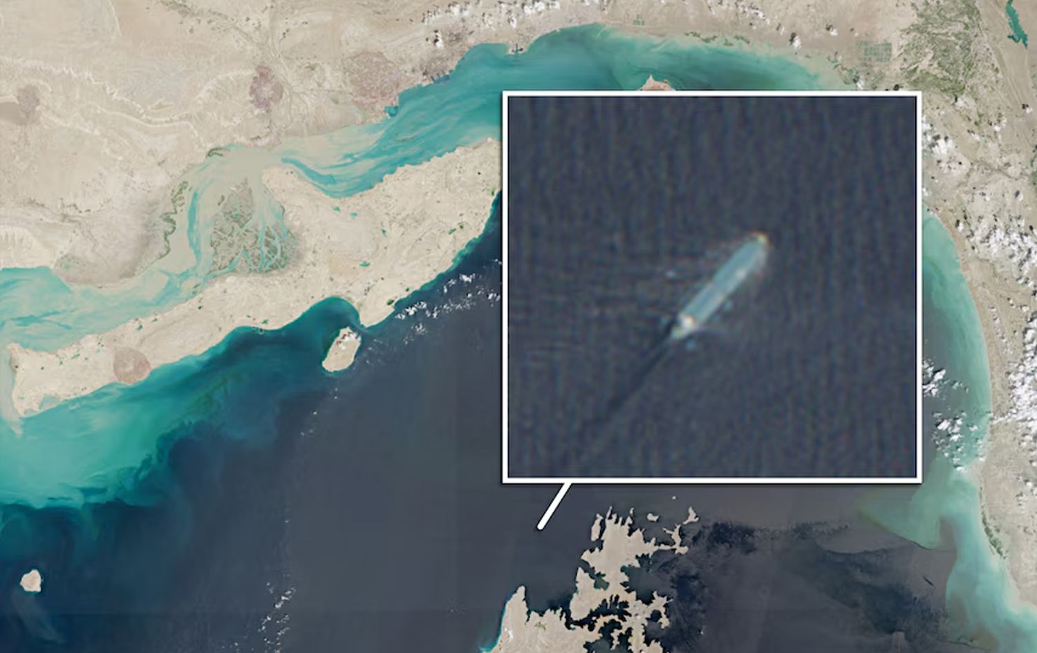 راپۆرتێک: پێنجشەممە تەنیا 6 کەشتی بە تەنگەی هورمزدا تێپەڕیون