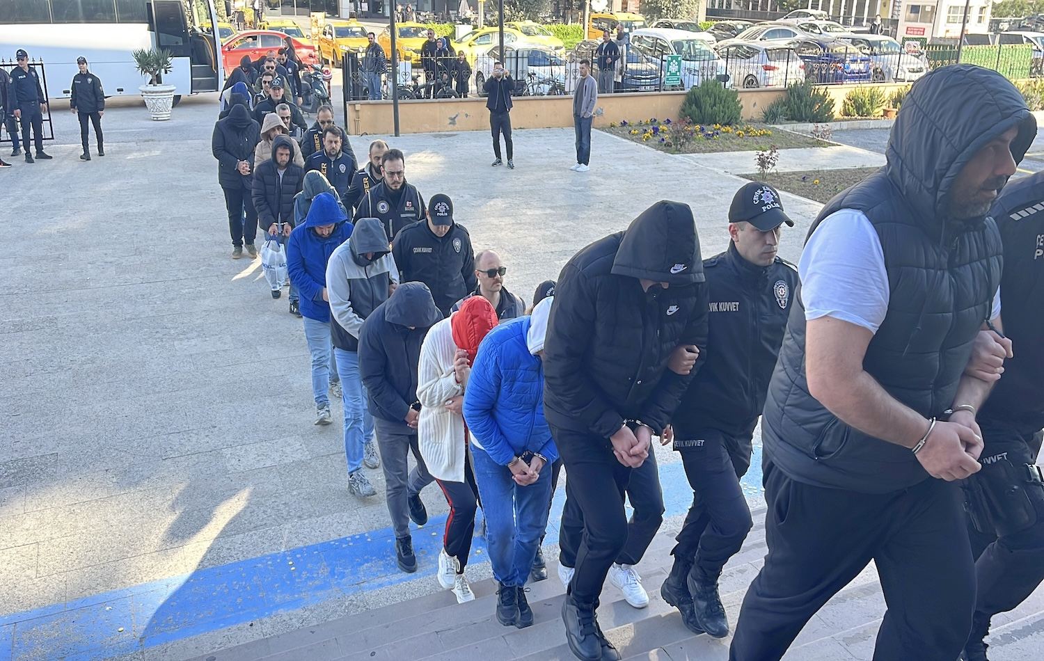 Gözaltına alınan bazı kişiler hakkında tutuklama kararı verildi / Fotoğraf: AA 
