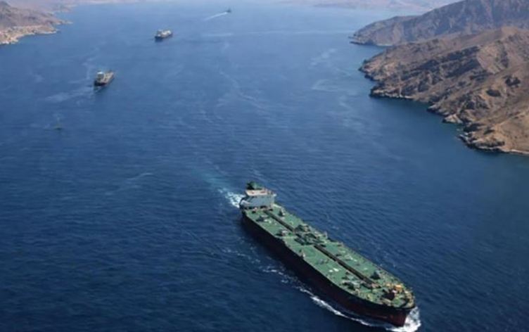 ئێران: ئەگەر کەشتییەکانی ئەمریکا دووژمنکار نەبن دەتوان بە تەنگەی هورمزدا تێپەڕن