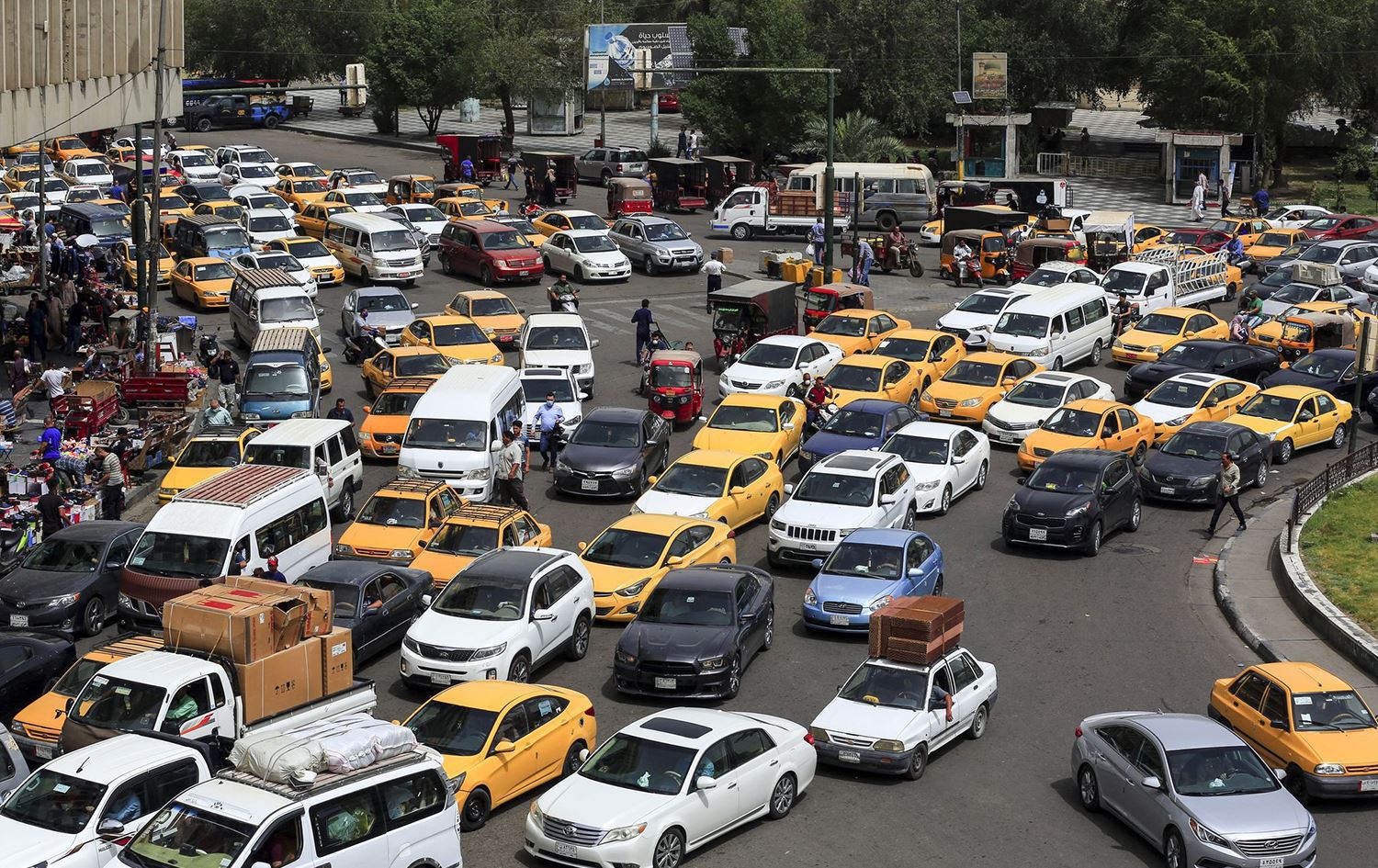 السوداني يوقف قرار فحص متانة المركبات بعد جدل واسع