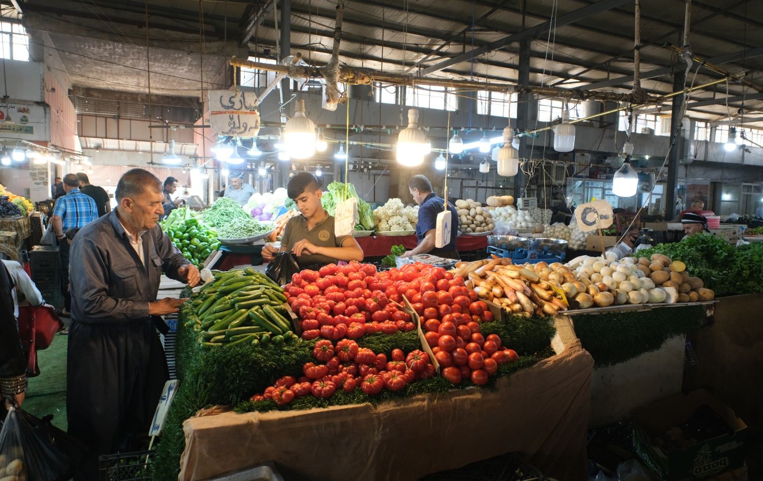 دووکانێکی سەوزە و میوە لە هەولێر. وێنە: بڵند تاهیر - رووداو