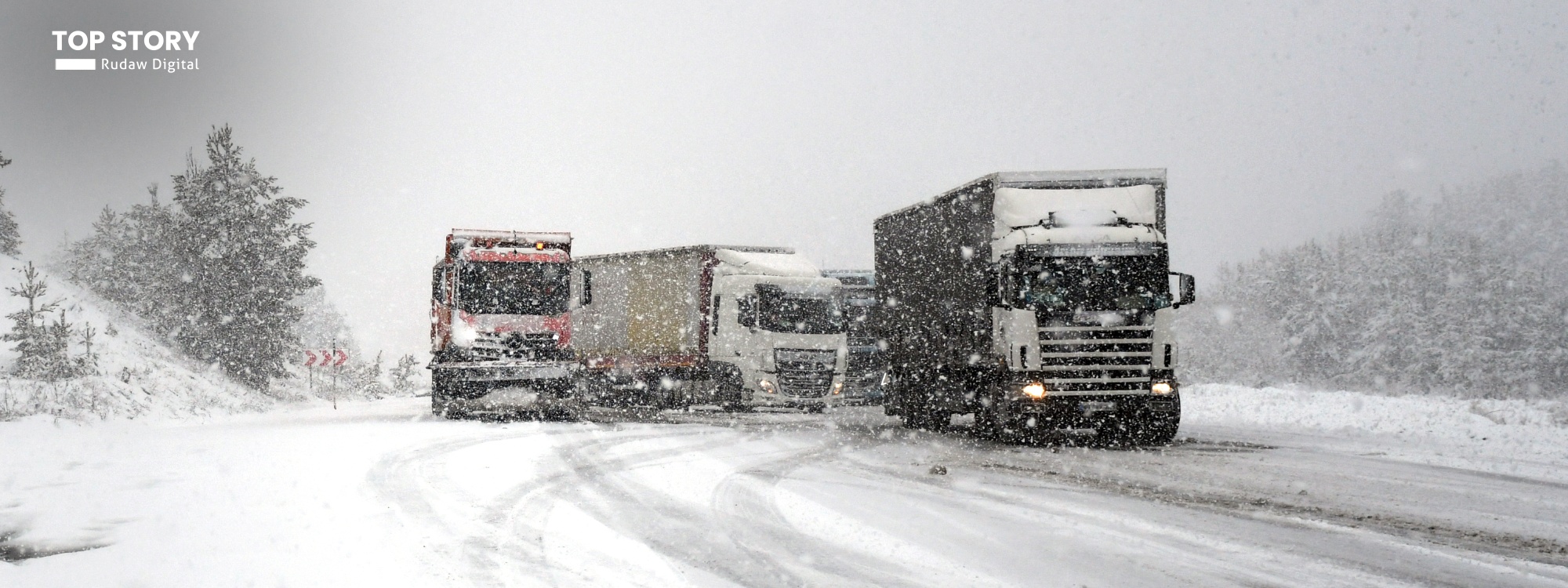 NİSANDA KAR ESARETİ- Tırlar yolda kaldı, 163 köyle bağlantı koptu