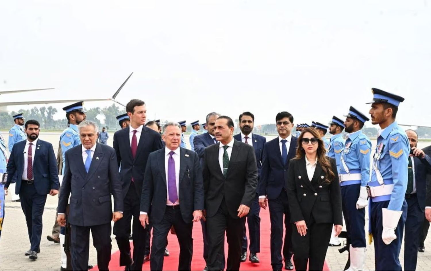 شاندی دانوستانکاری ئەمریکا.وێنە: رۆیتەرز