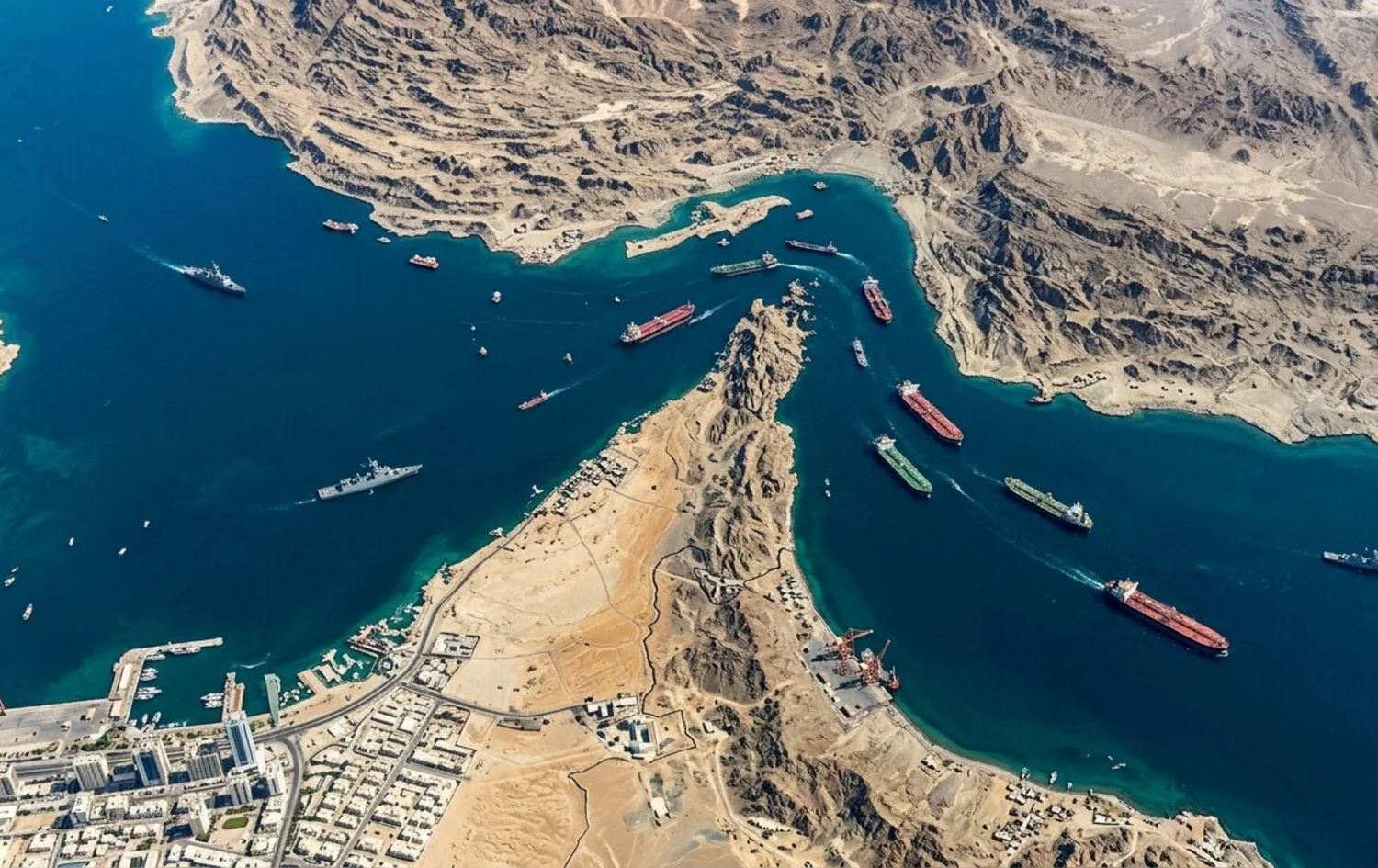 Hürmüz Boğazı’nda 6 hafta sonra ilk büyük hareketlilik: 3 dev tanker geçiş yaptı