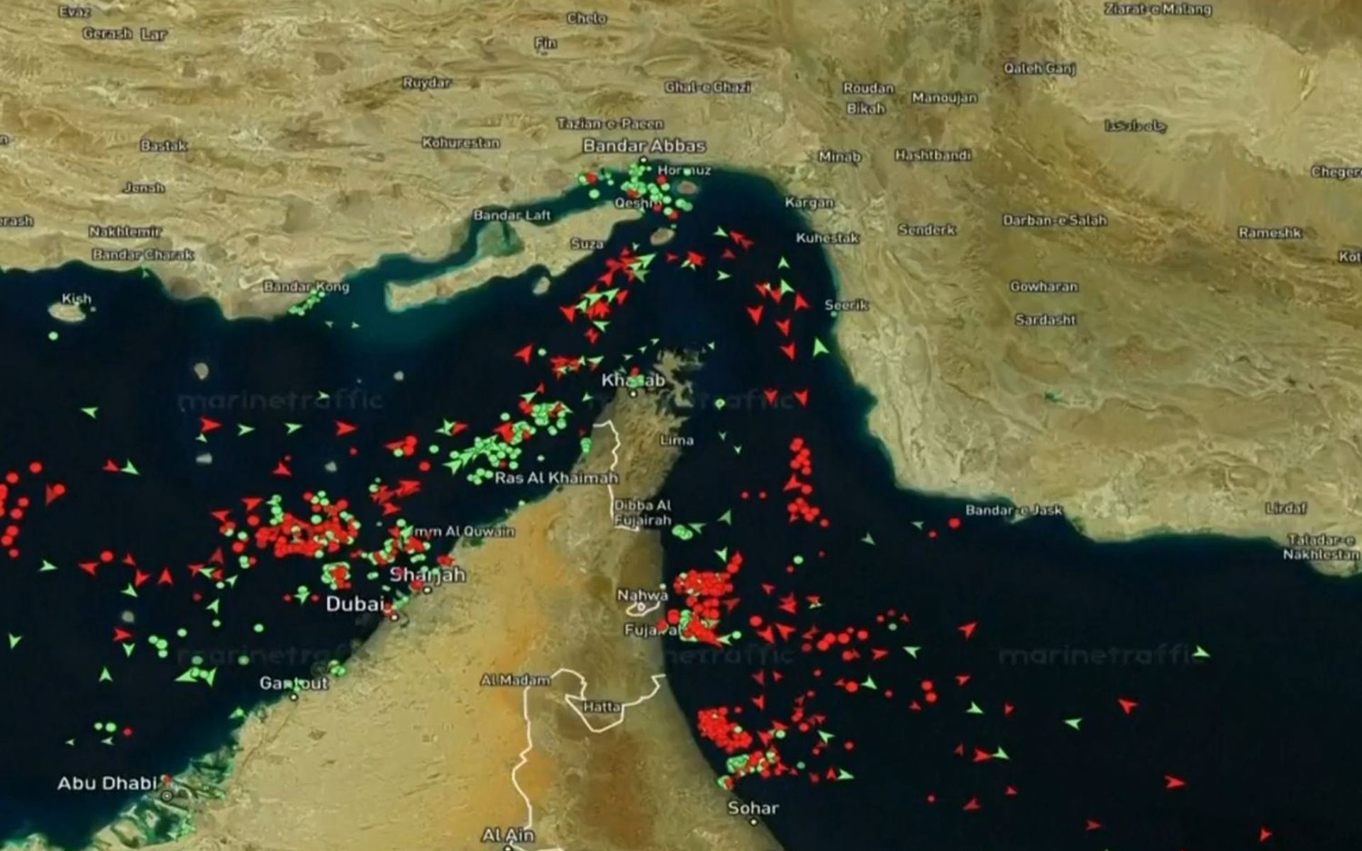 حركة الملاحة في مضيق هرمز قبيل إعادة إغلاقه 