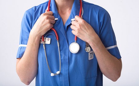 پەرستارێک دان بە کوشتنی 30 نەخۆشدا دەنێت