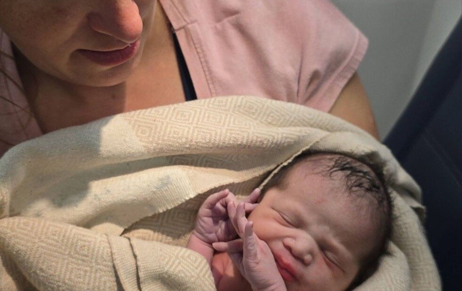 أميركية تضع مولودتها خلال رحلة جوية 