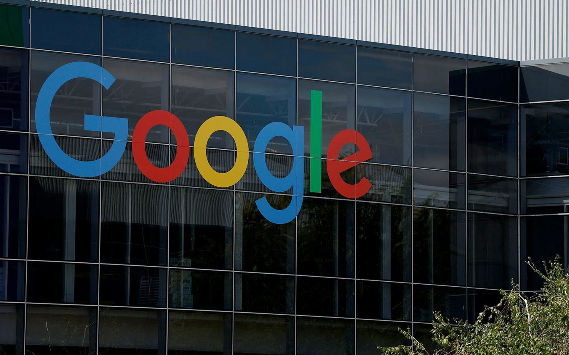 600 موظف في غوغل يعترضون على عقد عسكري سري