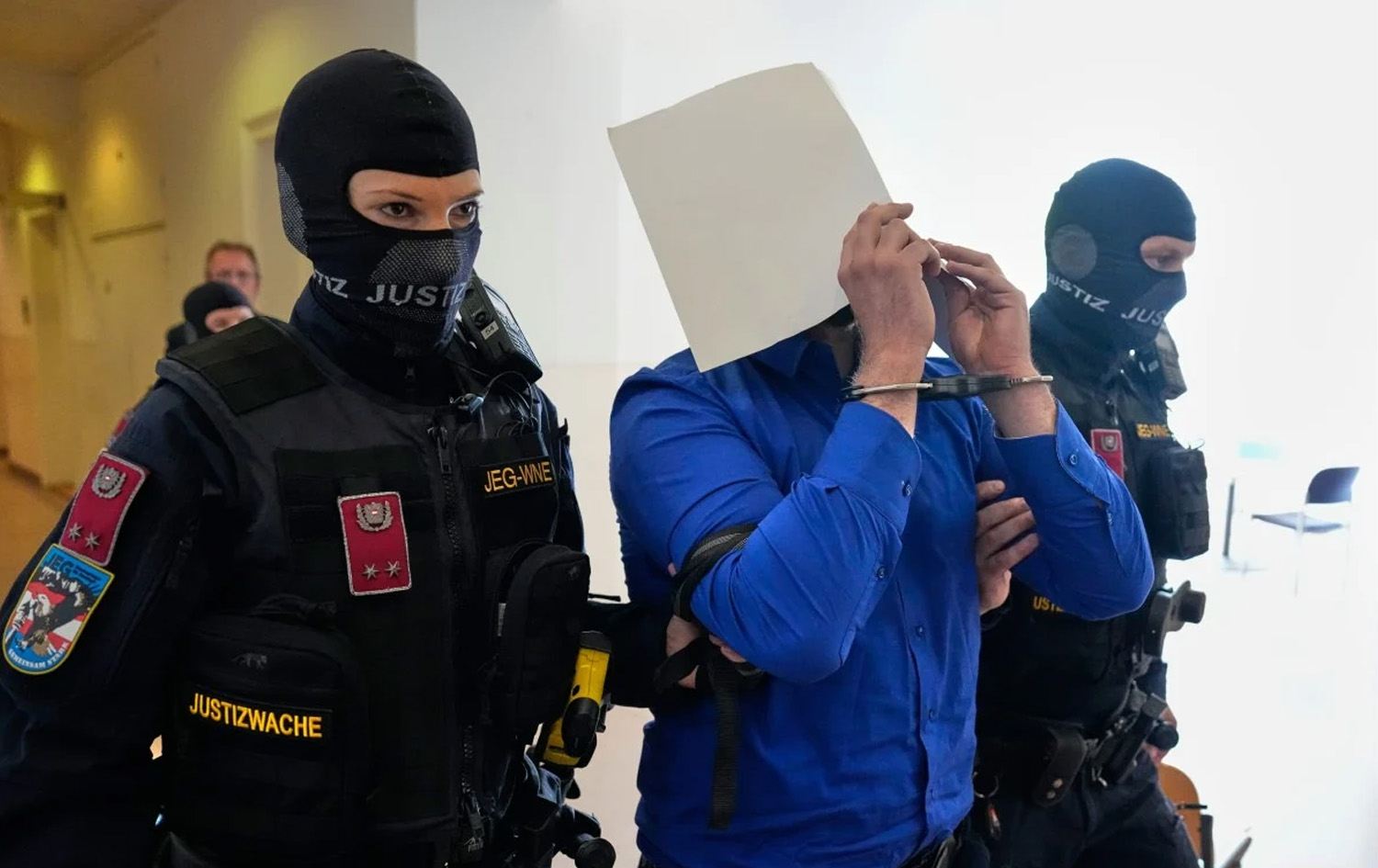 بردنی تۆمەتبارێک بۆ دادگەییکردن