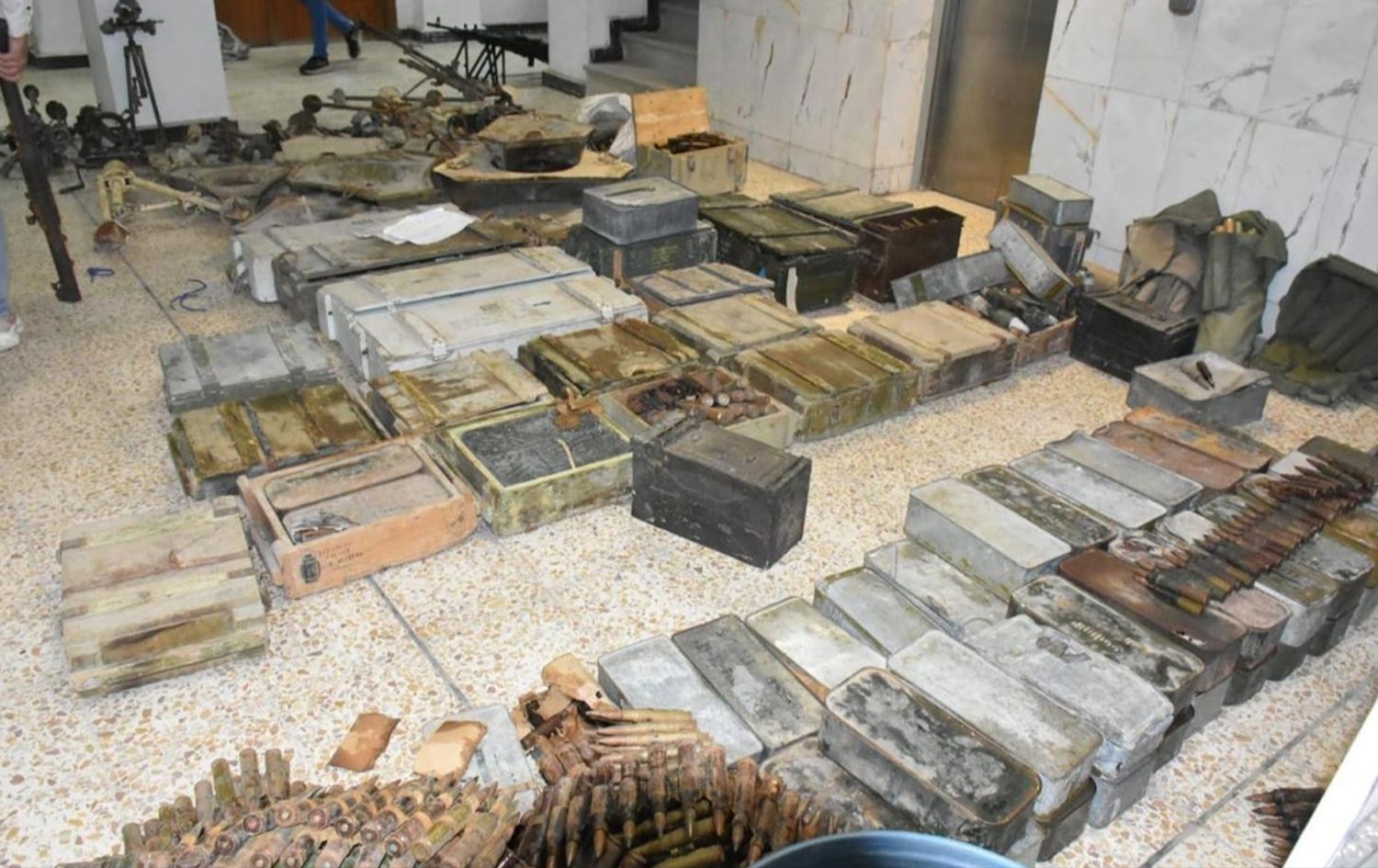 بعض الأسلحة التي ضُبِطتْ