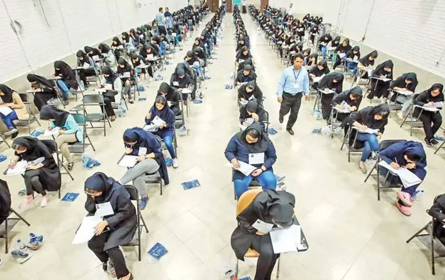 هۆڵێکی تاقیکردنەوە لە قوتابخانەیەکی ئێران