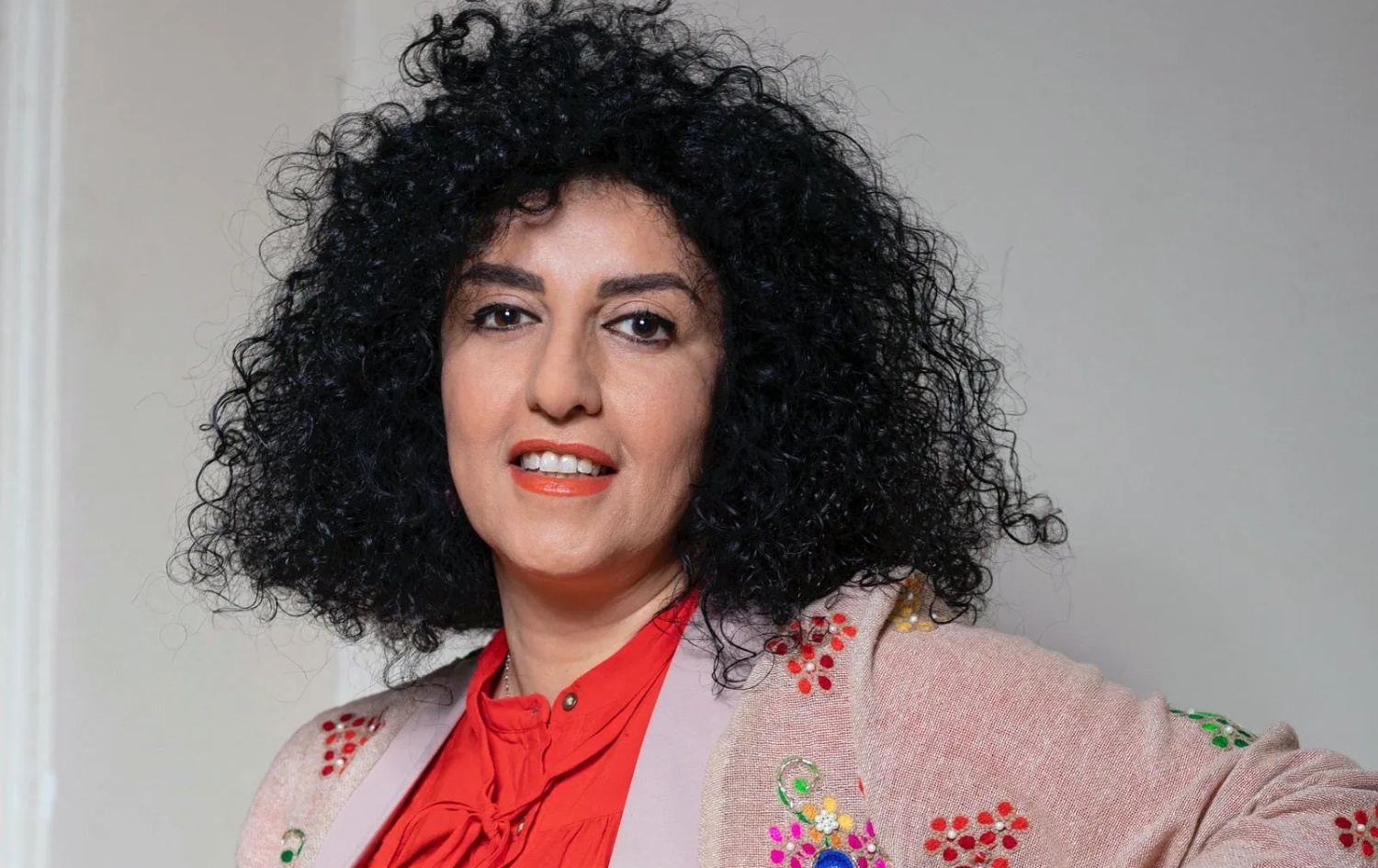 پارێزەری نێرگز محەممەدی: تەندروستیی نێرگز تێکچووە و رەوانەی نەخۆشخانە کراوە